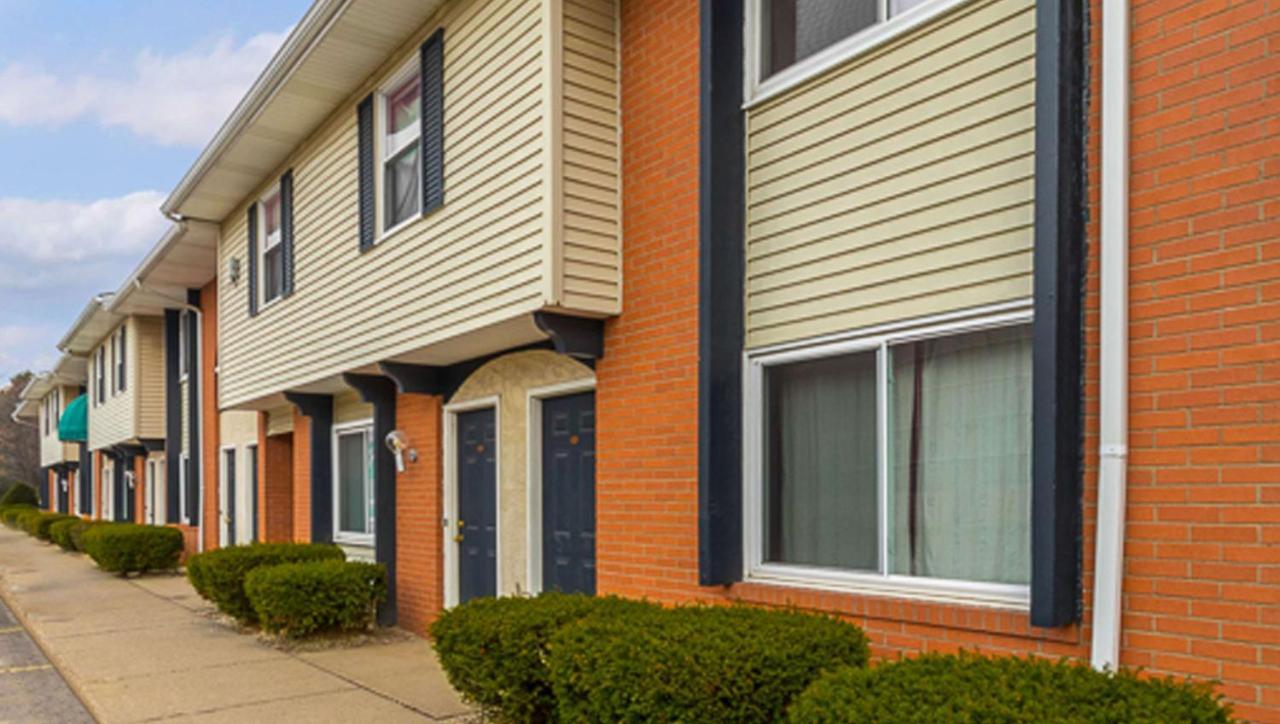 Motel Magnuson Extended Canton Ohio Lake Cable